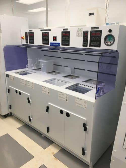 MACOM Bench (1) MACOM Bench (1)